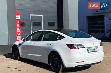 Седан Tesla Model 3 2023 в Киеве