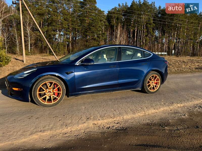 Седан Tesla Model 3 2018 в Вінниці