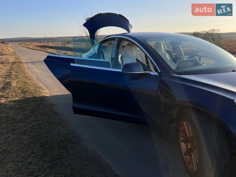 Седан Tesla Model 3 2018 в Вінниці