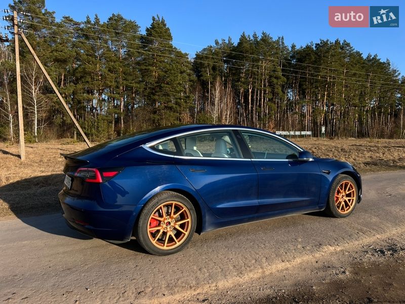 Седан Tesla Model 3 2018 в Вінниці