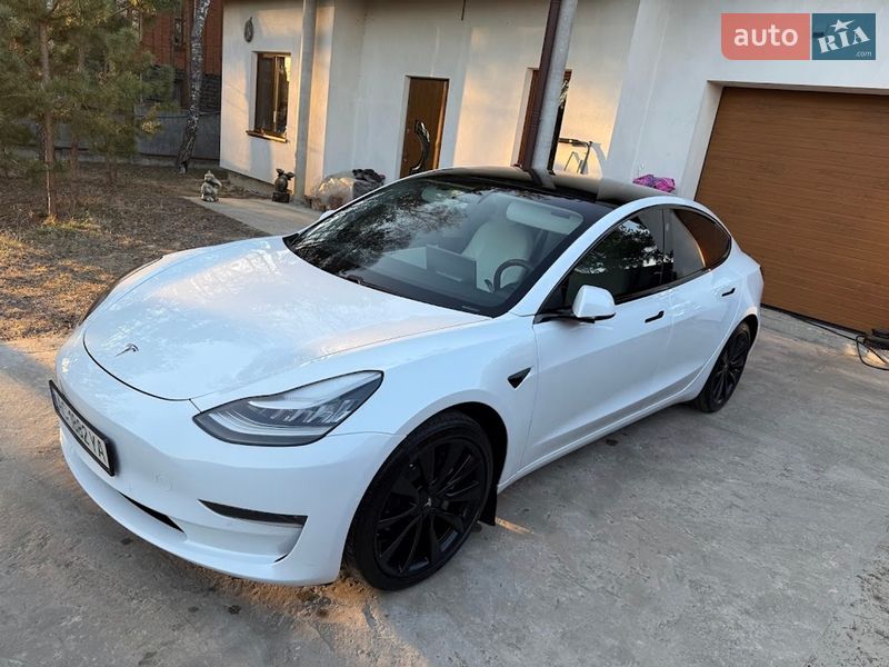 Седан Tesla Model 3 2020 в Ковелі