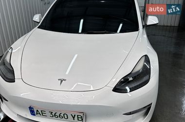 Седан Tesla Model 3 2023 в Дніпрі