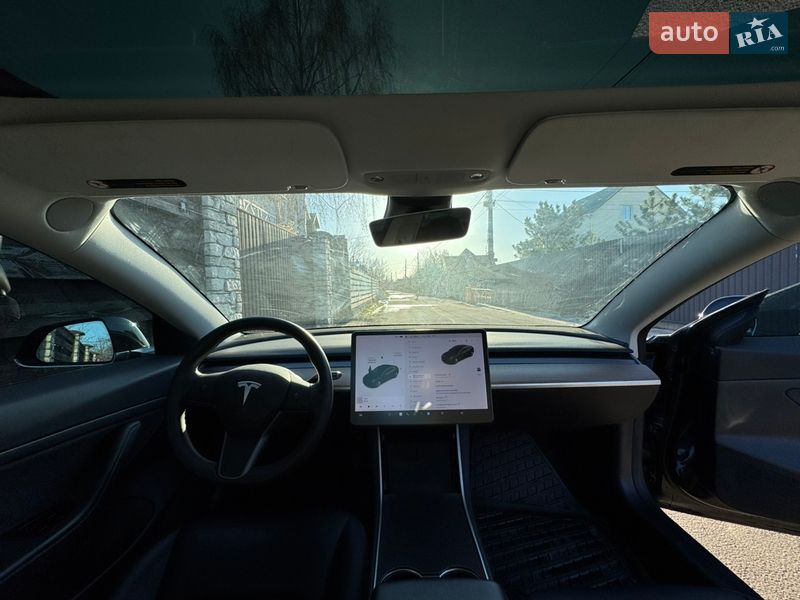 Седан Tesla Model 3 2020 в Києві