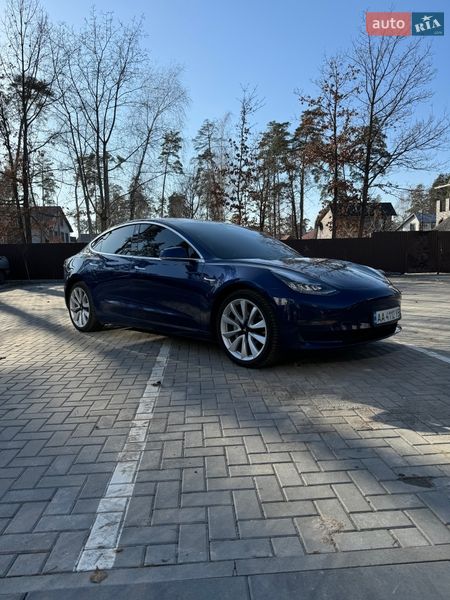Седан Tesla Model 3 2019 в Буче