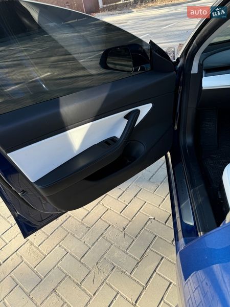 Седан Tesla Model 3 2019 в Буче