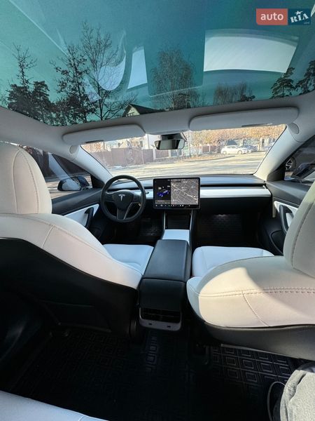 Седан Tesla Model 3 2019 в Буче