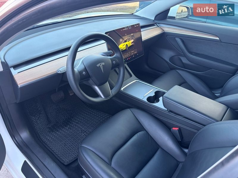 Седан Tesla Model 3 2022 в Днепре