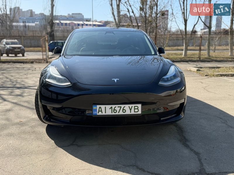Седан Tesla Model 3 2020 в Києві