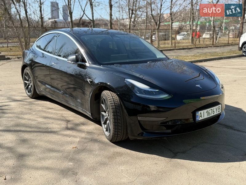 Седан Tesla Model 3 2020 в Києві