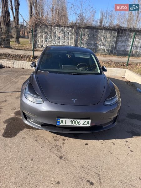 Седан Tesla Model 3 2019 в Києві