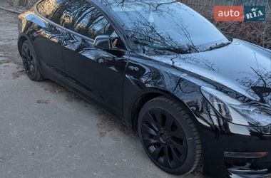 Седан Tesla Model 3 2022 в Киеве