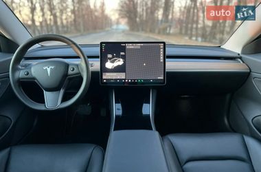 Седан Tesla Model 3 2019 в Броварах