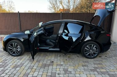 Седан Tesla Model 3 2019 в Львові