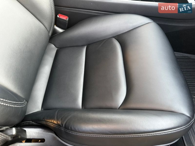 Седан Tesla Model 3 2019 в Львове