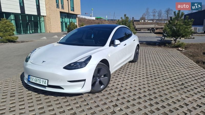 Седан Tesla Model 3 2023 в Хмельницком