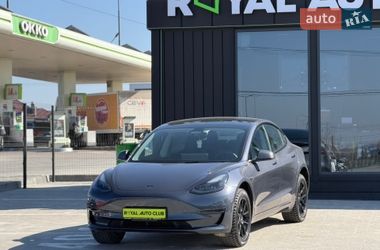 Седан Tesla Model 3 2023 в Львові