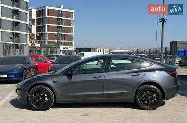 Седан Tesla Model 3 2023 в Львове
