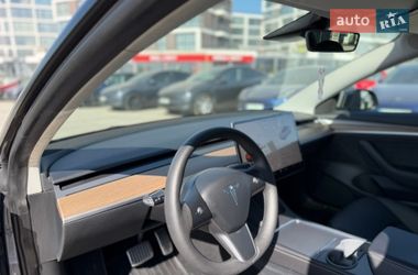 Седан Tesla Model 3 2023 в Львове