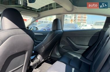 Седан Tesla Model 3 2023 в Львове