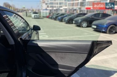 Седан Tesla Model 3 2023 в Львове
