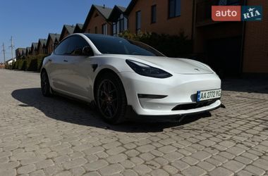 Седан Tesla Model 3 2021 в Виннице