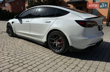 Седан Tesla Model 3 2021 в Виннице