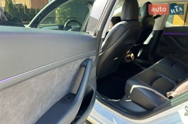 Седан Tesla Model 3 2021 в Виннице