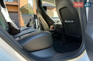 Седан Tesla Model 3 2021 в Виннице