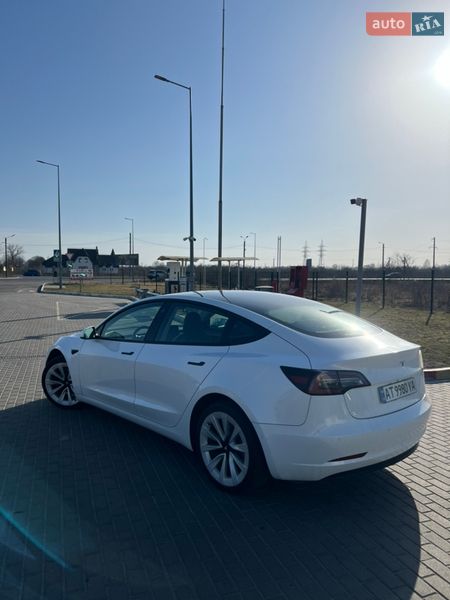 Седан Tesla Model 3 2022 в Ивано-Франковске