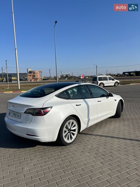 Седан Tesla Model 3 2022 в Ивано-Франковске
