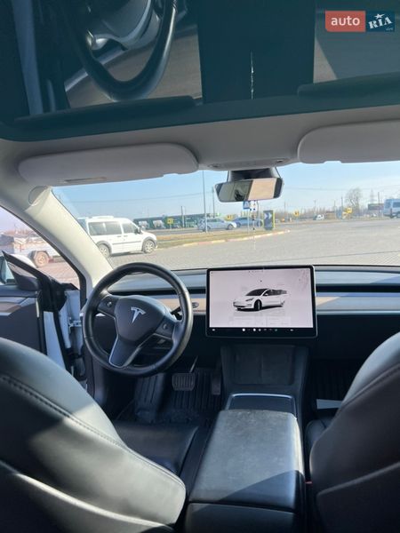 Седан Tesla Model 3 2022 в Ивано-Франковске