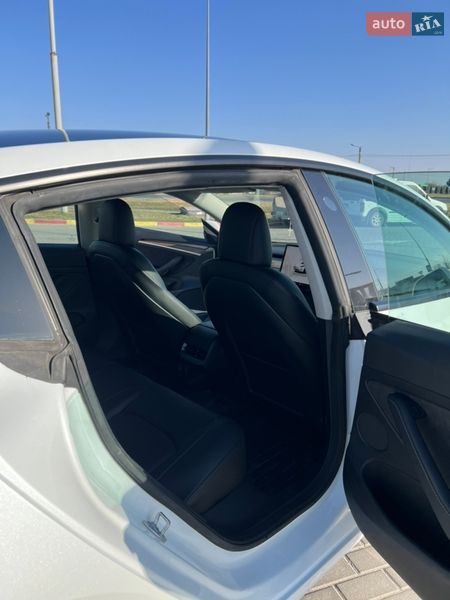 Седан Tesla Model 3 2022 в Ивано-Франковске