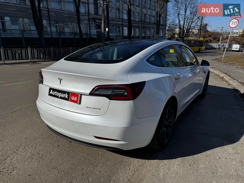 Седан Tesla Model 3 2020 в Киеве фото 7 Седан Tesla Model 3 2020 в Киеве
