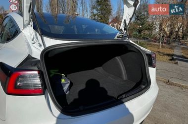 Седан Tesla Model 3 2020 в Киеве