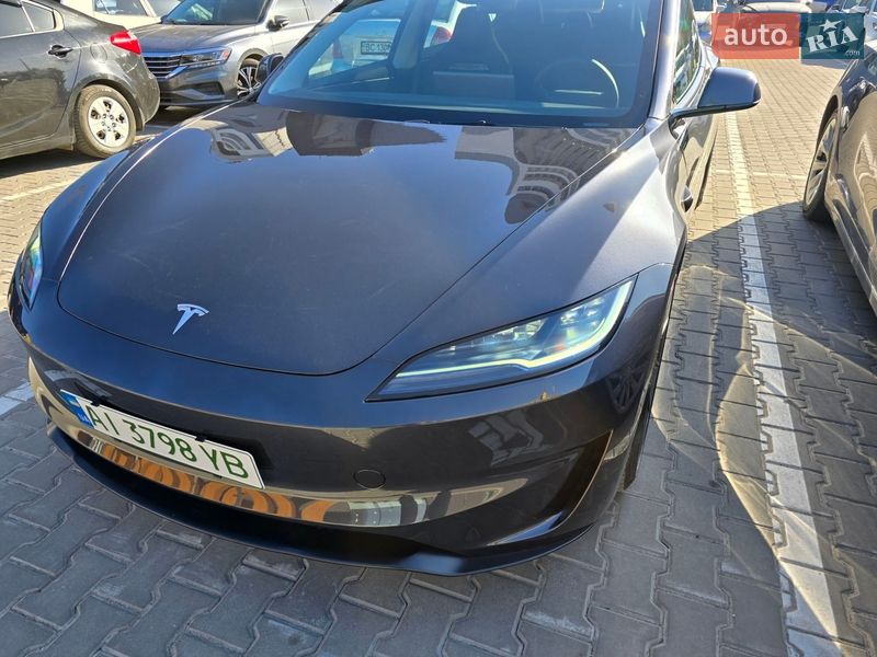 Седан Tesla Model 3 2024 в Киеве