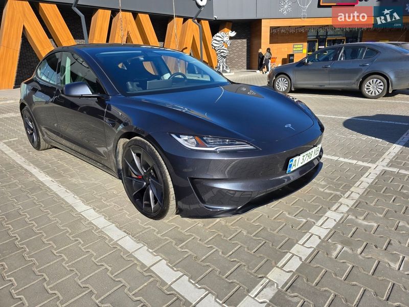 Седан Tesla Model 3 2024 в Киеве