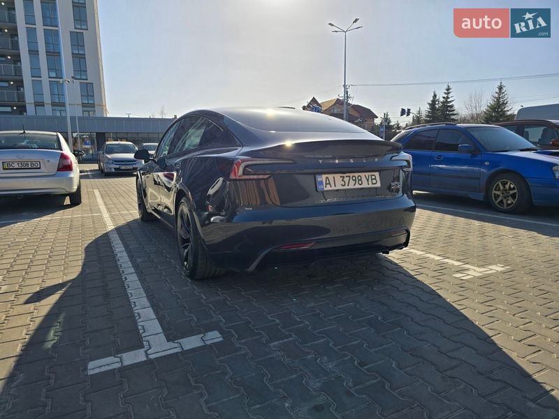 Седан Tesla Model 3 2024 в Киеве