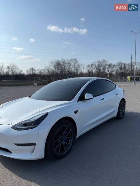 Седан Tesla Model 3 2021 в Запорожье