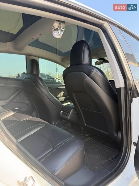 Седан Tesla Model 3 2021 в Запоріжжі