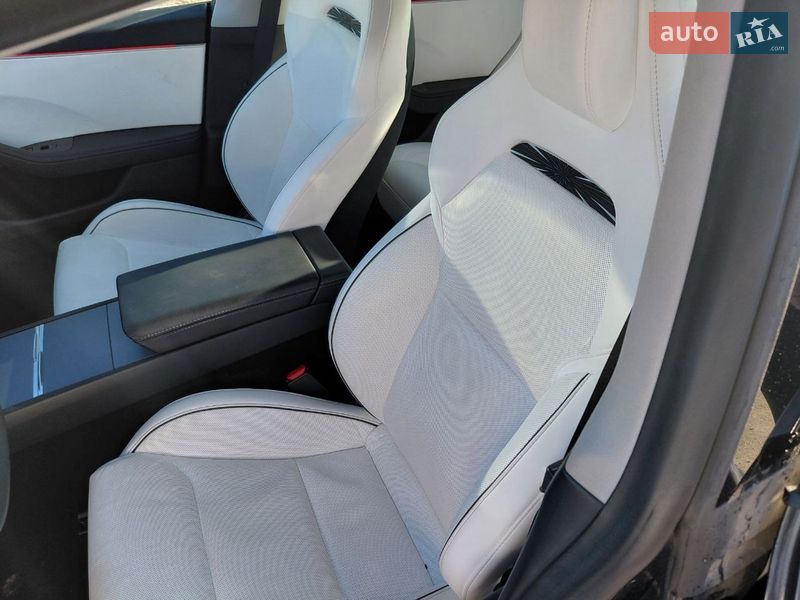 Седан Tesla Model 3 2024 в Киеве
