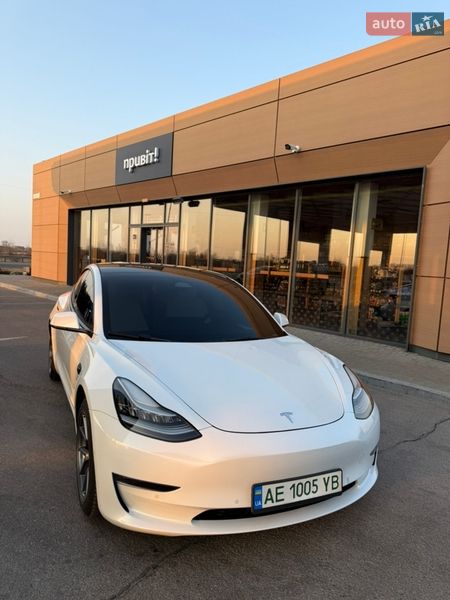 Седан Tesla Model 3 2022 в Днепре фото 5 Седан Tesla Model 3 2022 в Днепре