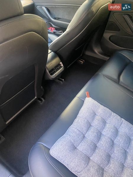 Седан Tesla Model 3 2018 в Києві