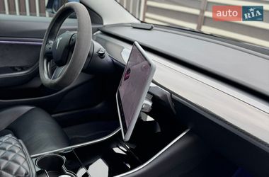 Седан Tesla Model 3 2019 в Львове