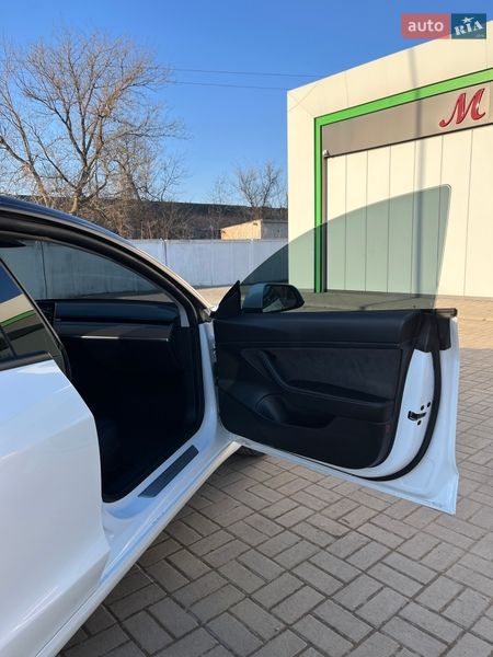Седан Tesla Model 3 2019 в Житомире