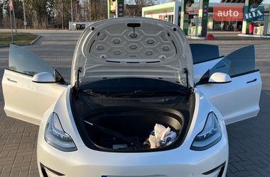 Седан Tesla Model 3 2019 в Житомире