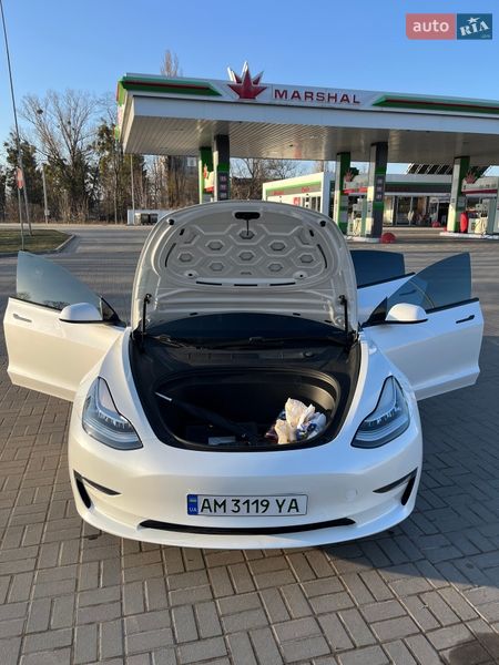 Седан Tesla Model 3 2019 в Житомире