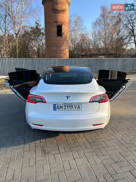 Седан Tesla Model 3 2019 в Житомире