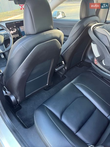 Седан Tesla Model 3 2019 в Житомире