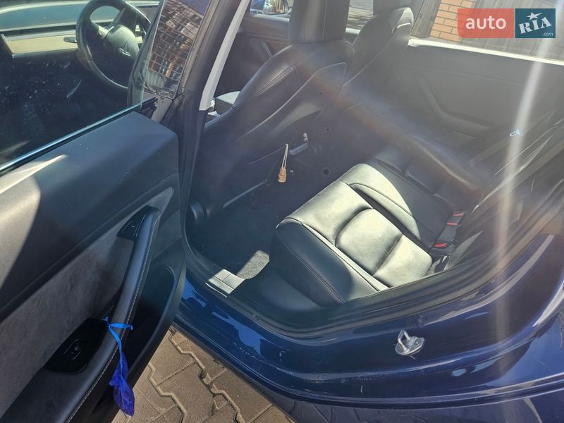 Седан Tesla Model 3 2018 в Киеве