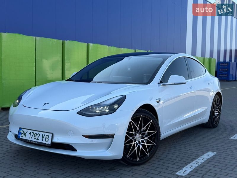 2019 Tesla Model-3, VIN 5YJ3E7EB8KF419574:plate — фото 1 (autoria)